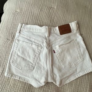 Levi's Premium | 501 High Rise Women's Shorts | W26